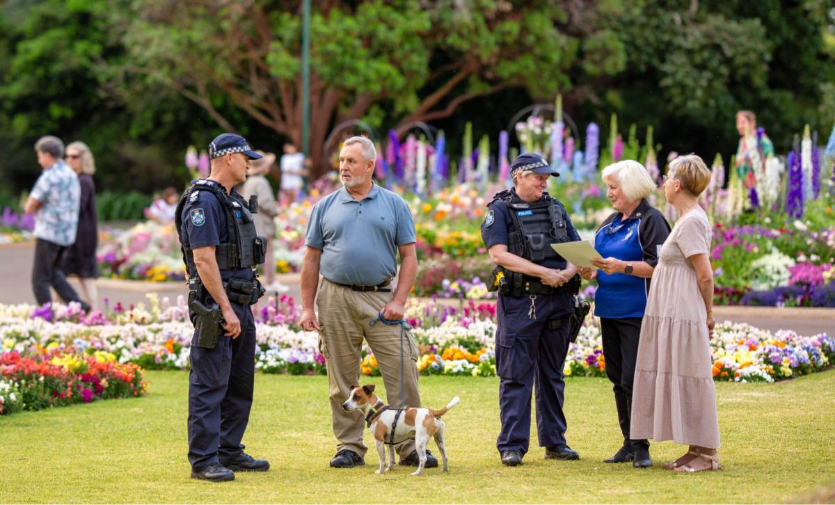 DCPCs with community in Toowoomba park